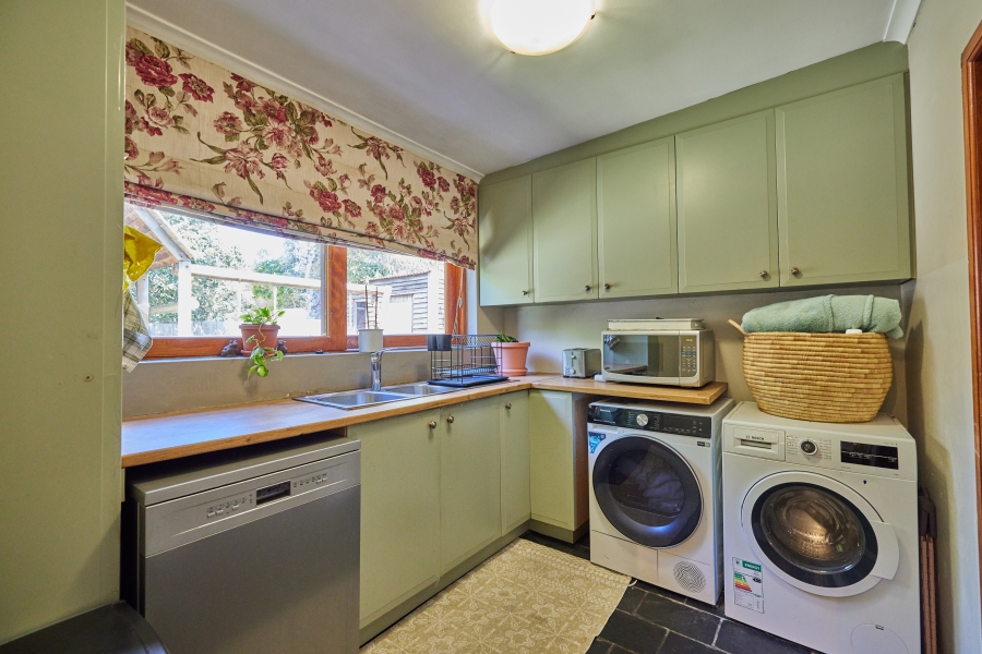 4 Bedroom Property for Sale in Milkwood Park Western Cape